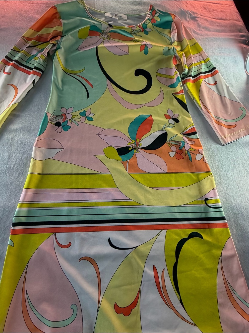 Dress - Picture 5 of 11